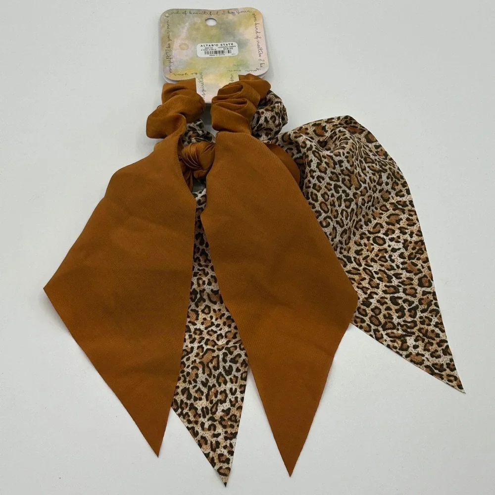BUNDLE Altar'd State Leopard Amber‎ Stellar Scrunchie Bow Hair Tie Accessory NWT
